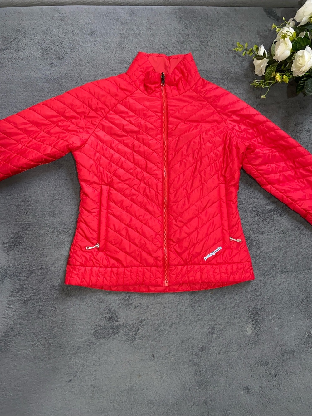 Patagonia Women’s Red Quilted Puffer Jacket Size Small